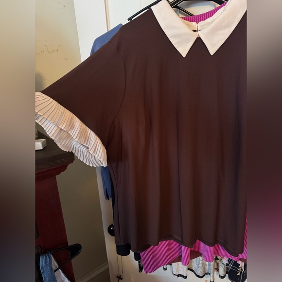 Brown Blouse with White Collar and Pleated Sleeves - Picture 2 of 4